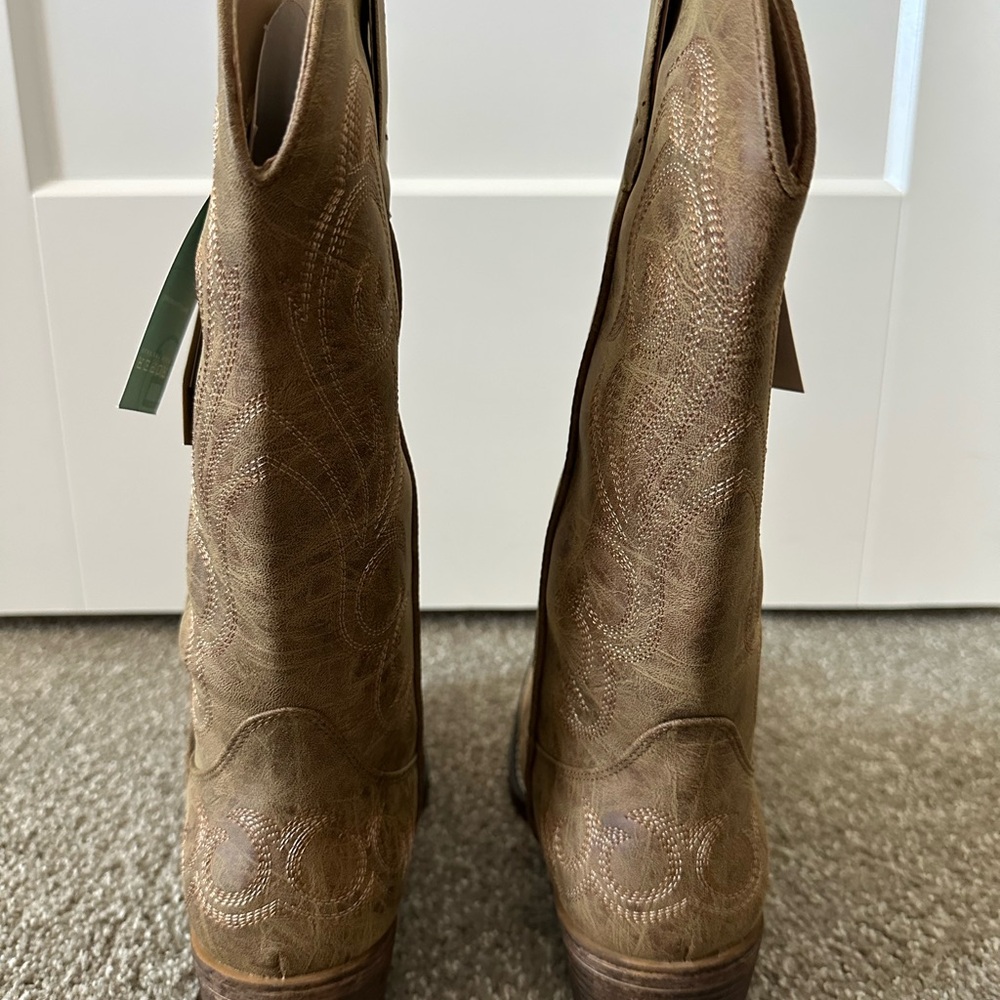 NEW Roper Riley Women's Tan Embroidered Snip Toe Western Boots Size 8 - Picture 8 of 15
